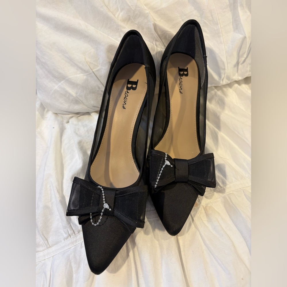 Browns Black Mesh Bow Pointed Toe Heels Women’s Size 9